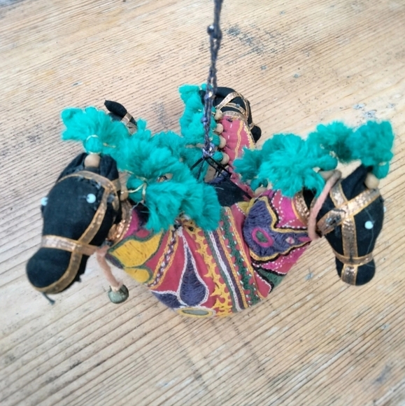 VTG Indian Folk Art Handcrafted Embroidered Stuffed Hanging Fabric Horse Heads